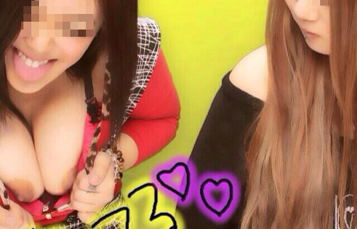 【エロプリ流出】痛いけどエロいｗｗｗ十代女子がフザけて色んなものを見せてるエロプリ写真