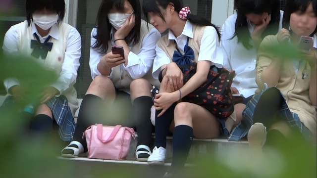 【エロ画像】街撮りされた女子の太もも見てたらマジで興奮したｗ 03